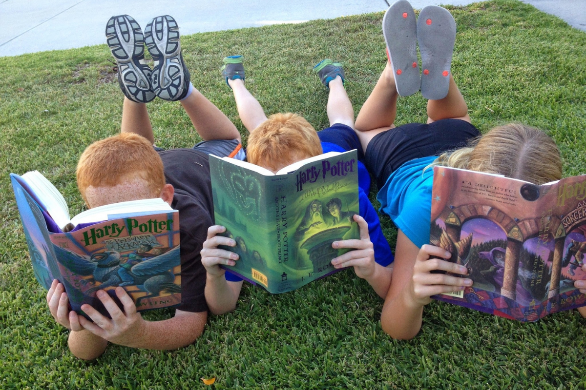 5 Tips on Encouraging Independent Reading with Book Suggestions to Help