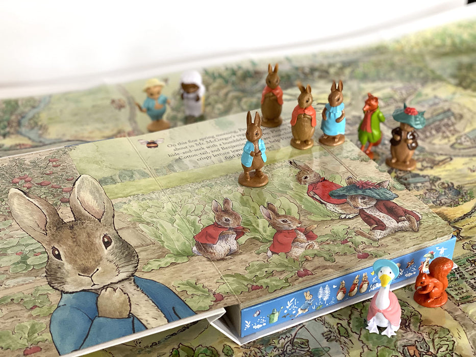 The World of Beatrix Potter My Busy Book